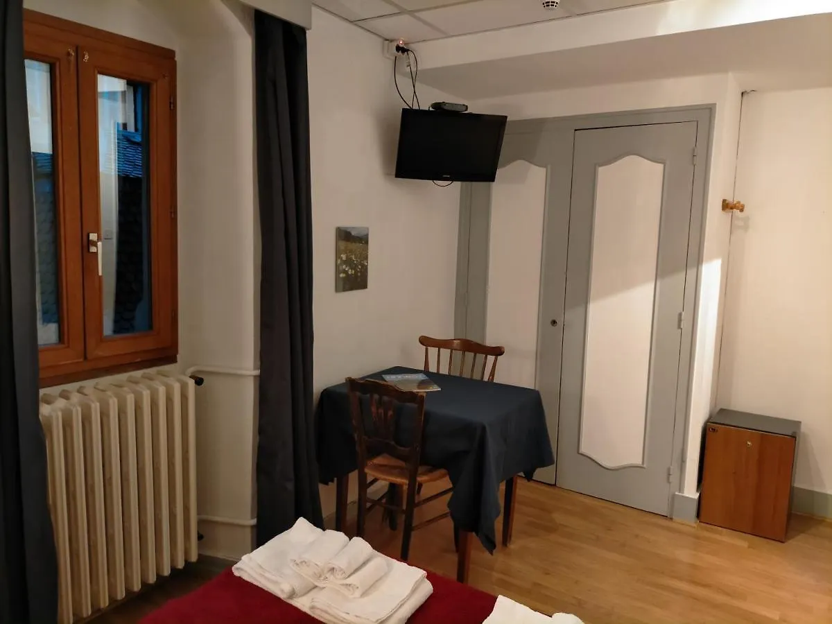 Hotel De Savoie Annecy 2*,  France